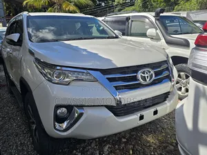 Toyota Fortuner 2.8 D AWD 2017 White