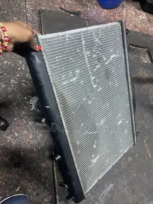 Nissan Tiida Radiator