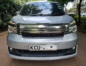 Toyota Voxy 2012 Silver