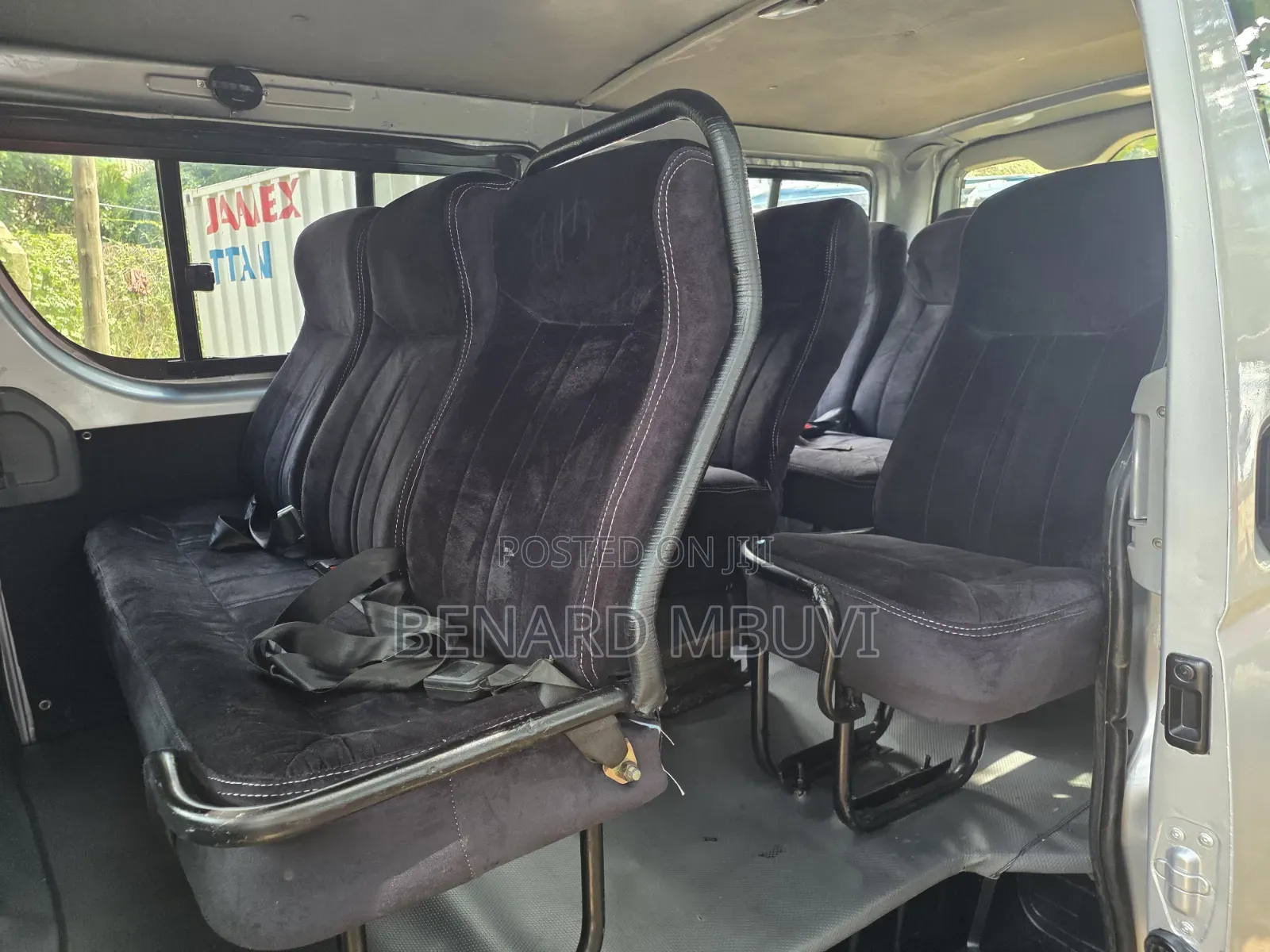 Toyota HiAce 2010 Silver