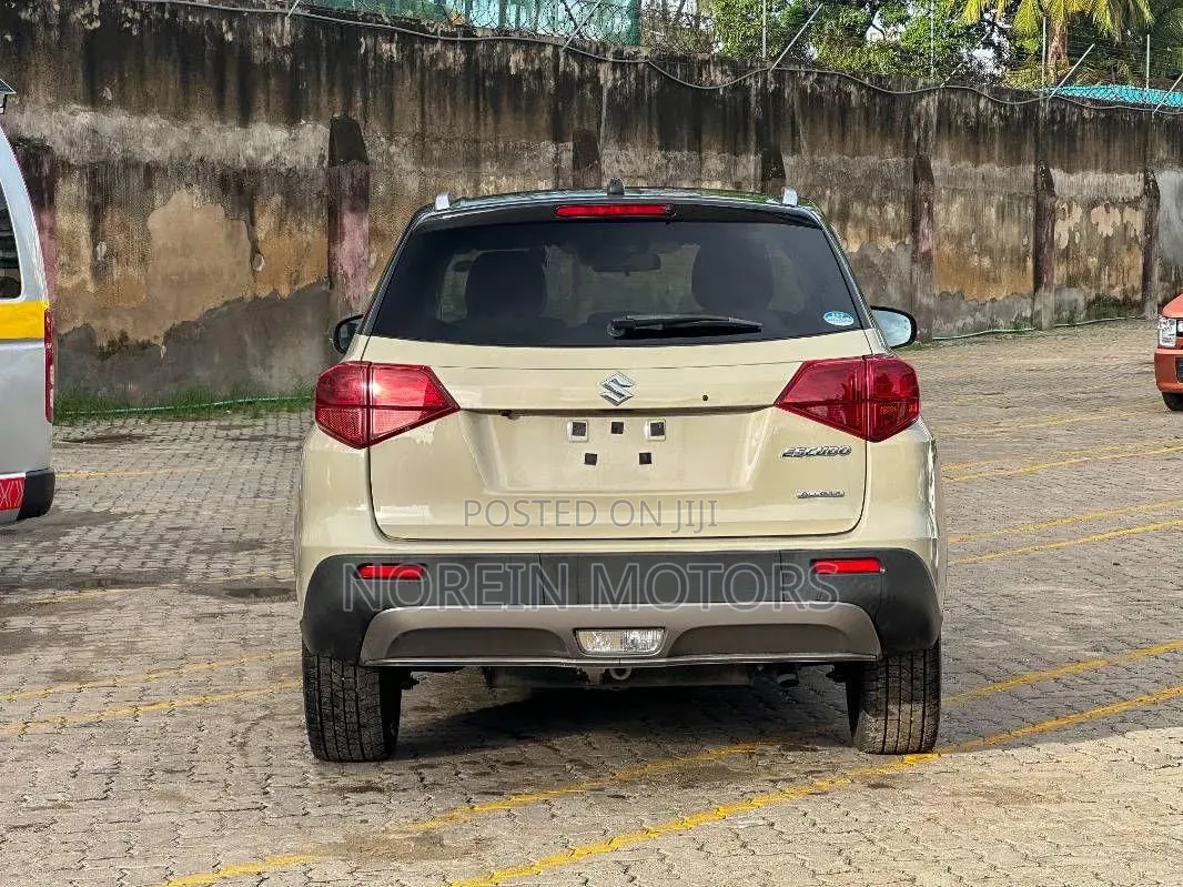 Suzuki Escudo 2022 Beige