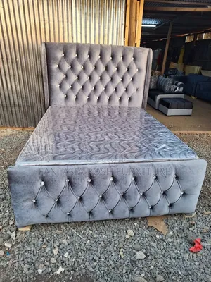 Grey Tufted Bed 5 by 6