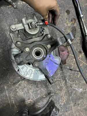 Suzuki Swift Front Hub 2016