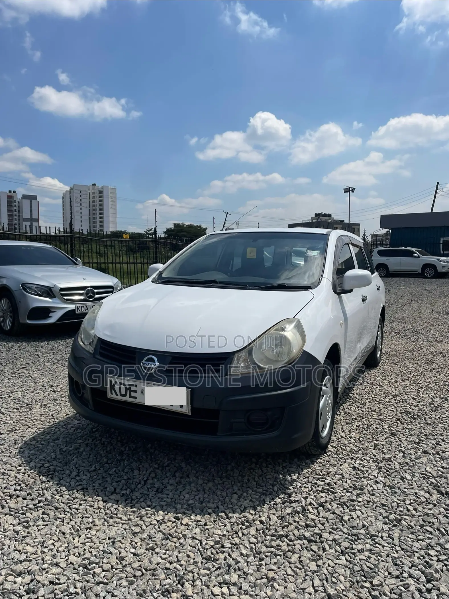 Nissan Advan 2015 White