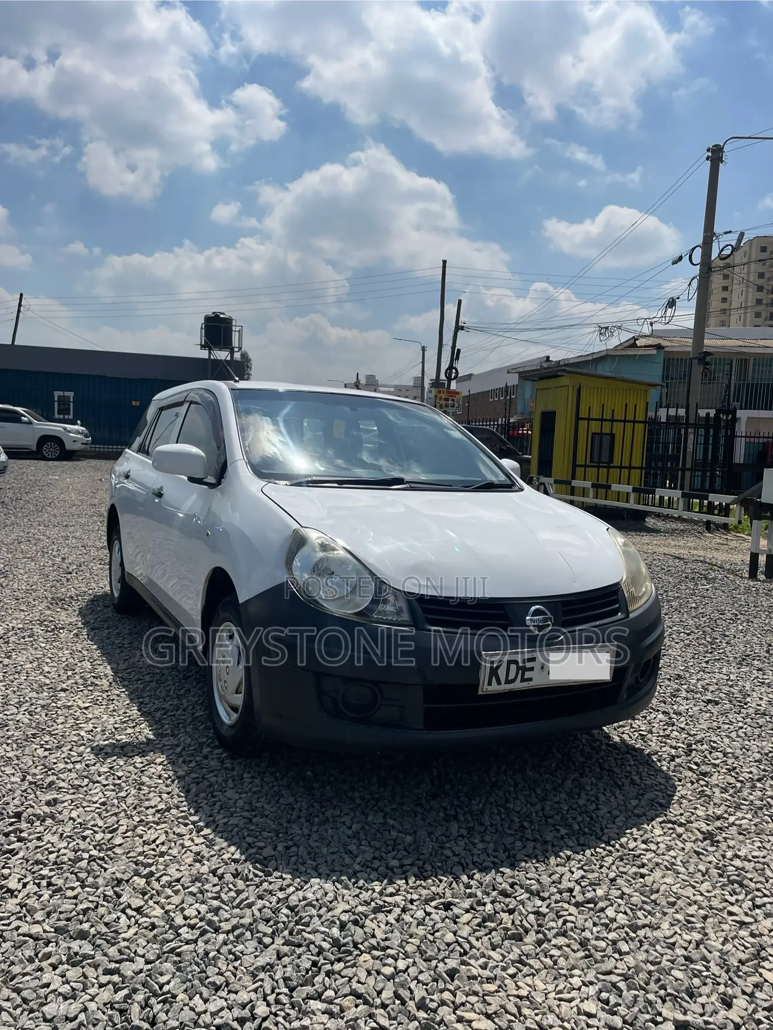 Nissan Advan 2015 White