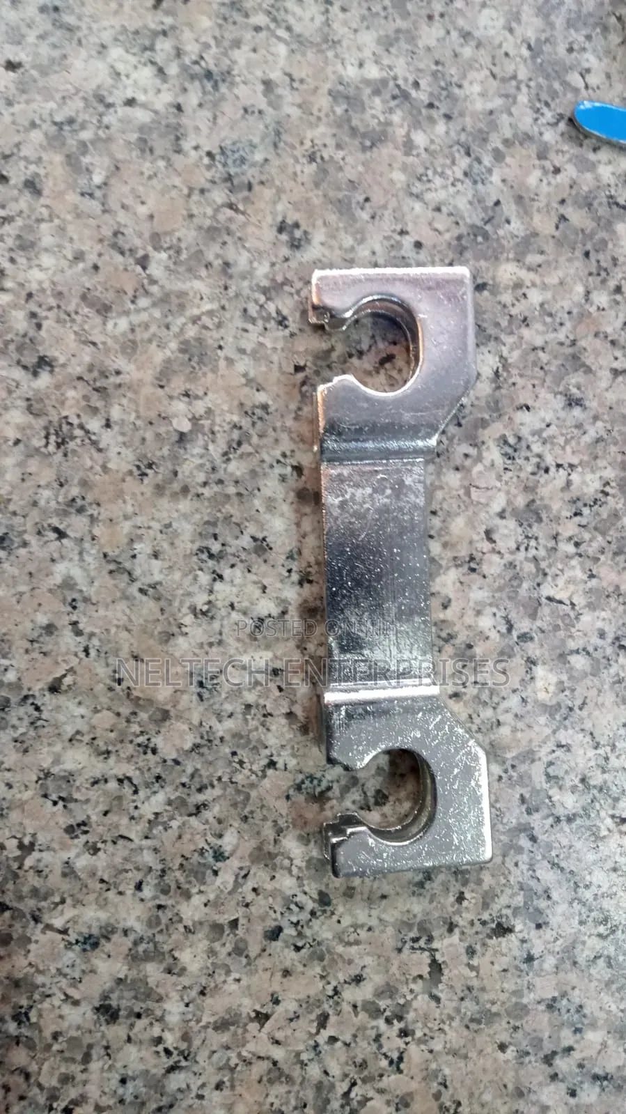Mc Cut-Out Neutral Bar
