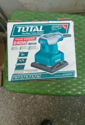 Total 240w Palm Sander + 5pcs Sanding Papers + 1 Set Carbon Brushes