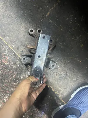 Engine Mounting Mitsubishi Mirage