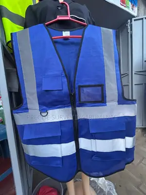 Reflective Jobsite Vest With Practical Pocket Layout