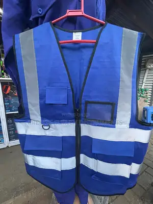 Heavy-duty Reflective Vest For Construction Teams