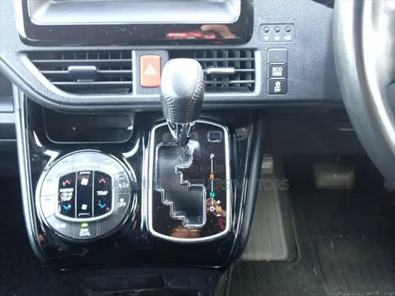 Toyota Voxy 2019 White