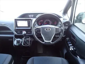 Toyota Voxy 2019 White