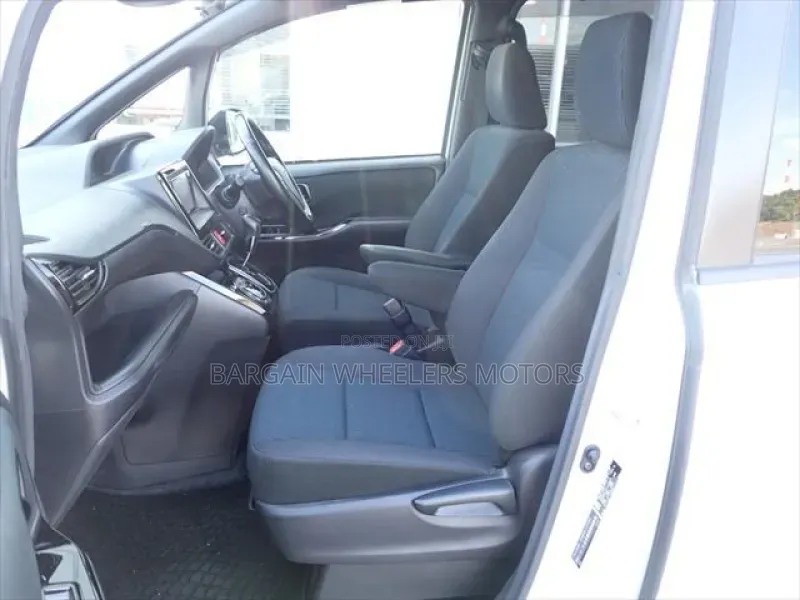 Toyota Voxy 2019 White