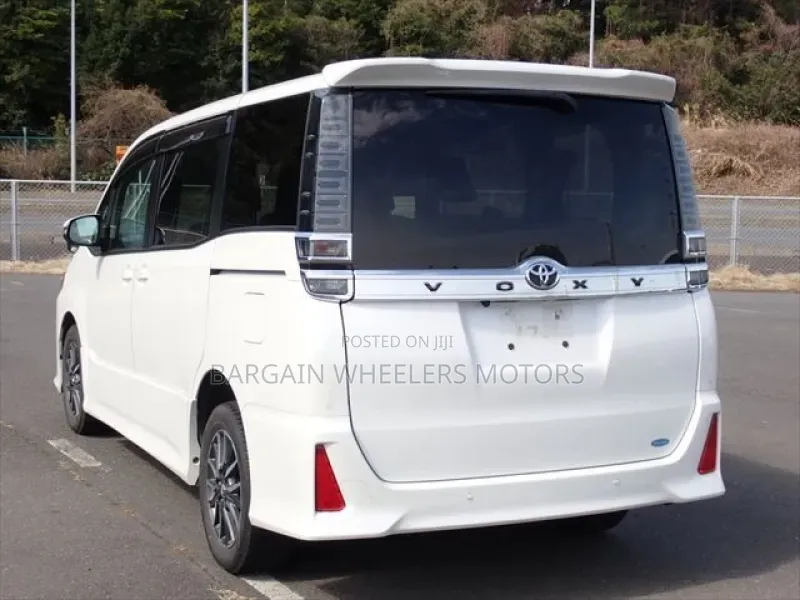 Toyota Voxy 2019 White