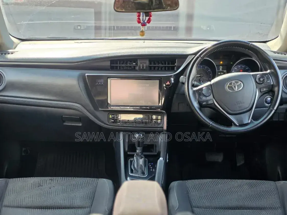 Toyota Auris 2016 White