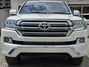 Toyota Land Cruiser 2010 Pearl