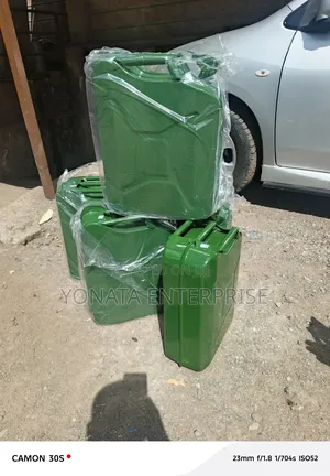 Dark Green Fuel Jerrycan (Mettalic)