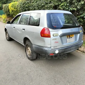 Nissan Advan 2002 Silver