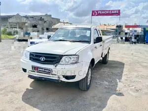 Tata Xenon 2018 White