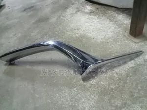 Mazda Cx5 Grille Chrome 2018 LHS (Small Crack )