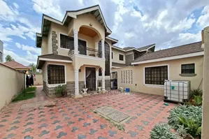 4bdrm Maisonette in Syokimai, Gateway Mall Area for rent