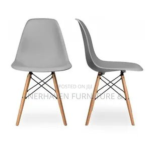 Eames Plastic Dining Chairs – Modern Seating for Dining Spaces