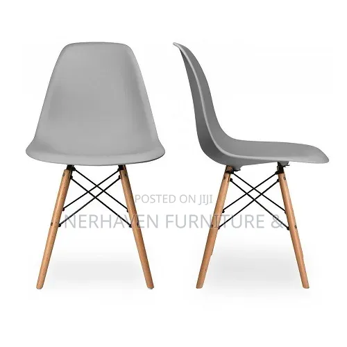 Eames Plastic Dining Chairs – Modern Seating for Dining Spaces