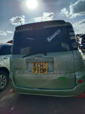 Toyota Sienta 2008 Green