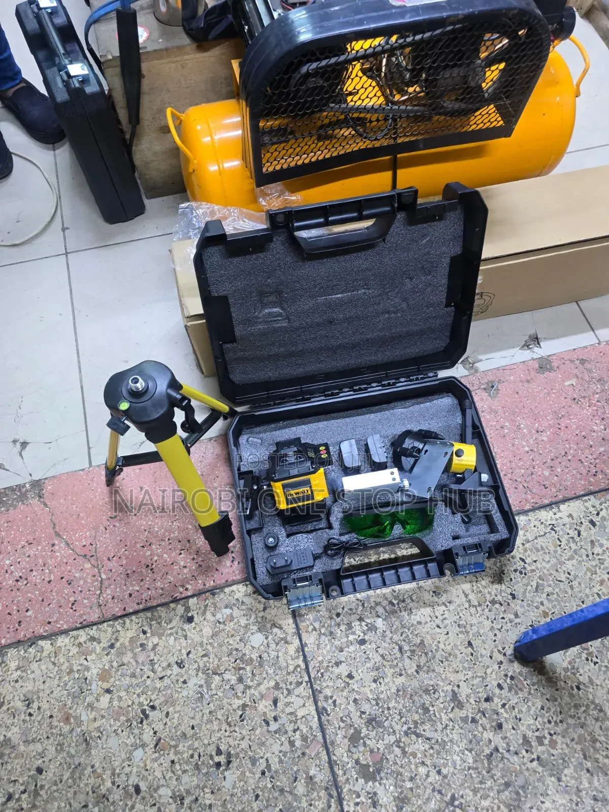 Dewalt Lasser Level With Stand