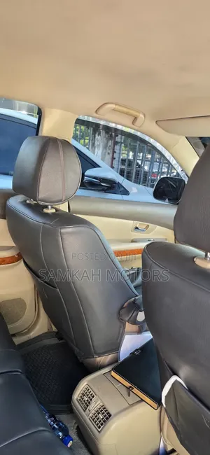 Toyota Harrier 2010 Gold