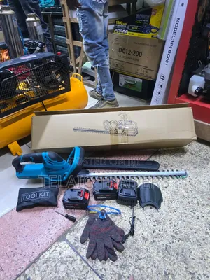 96v Cordless Hedge Trimmer 2 Batteries Big Charger Goggles