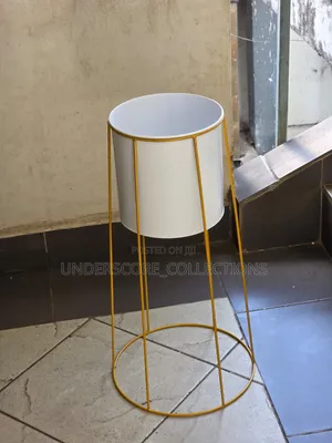*Modern Iron Art Flower Pot*