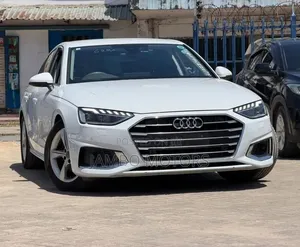 Audi A4 2.0T Premium FWD 2019 White