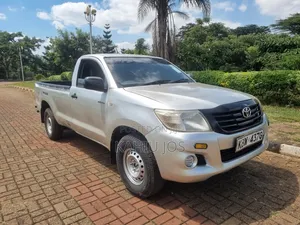 Toyota Hilux 2013 Gray