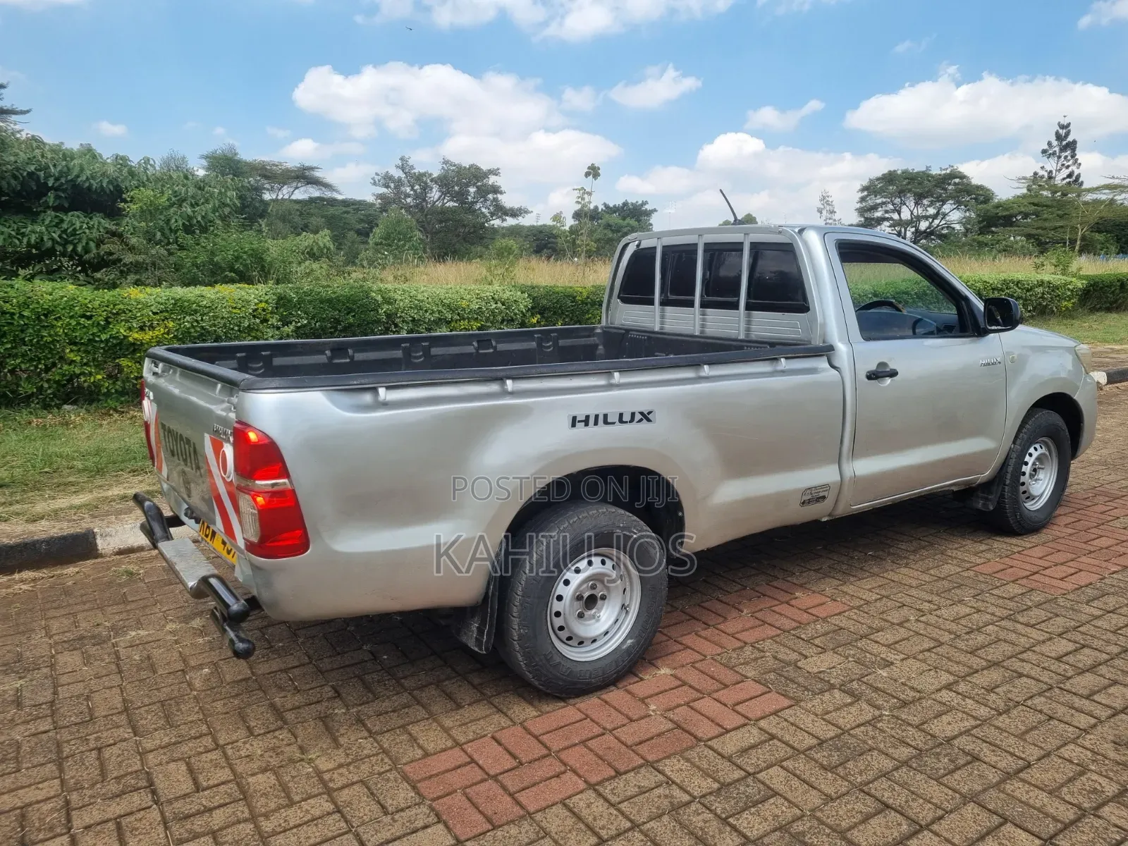 Toyota Hilux 2013 Gray