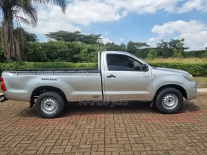Toyota Hilux 2013 Gray