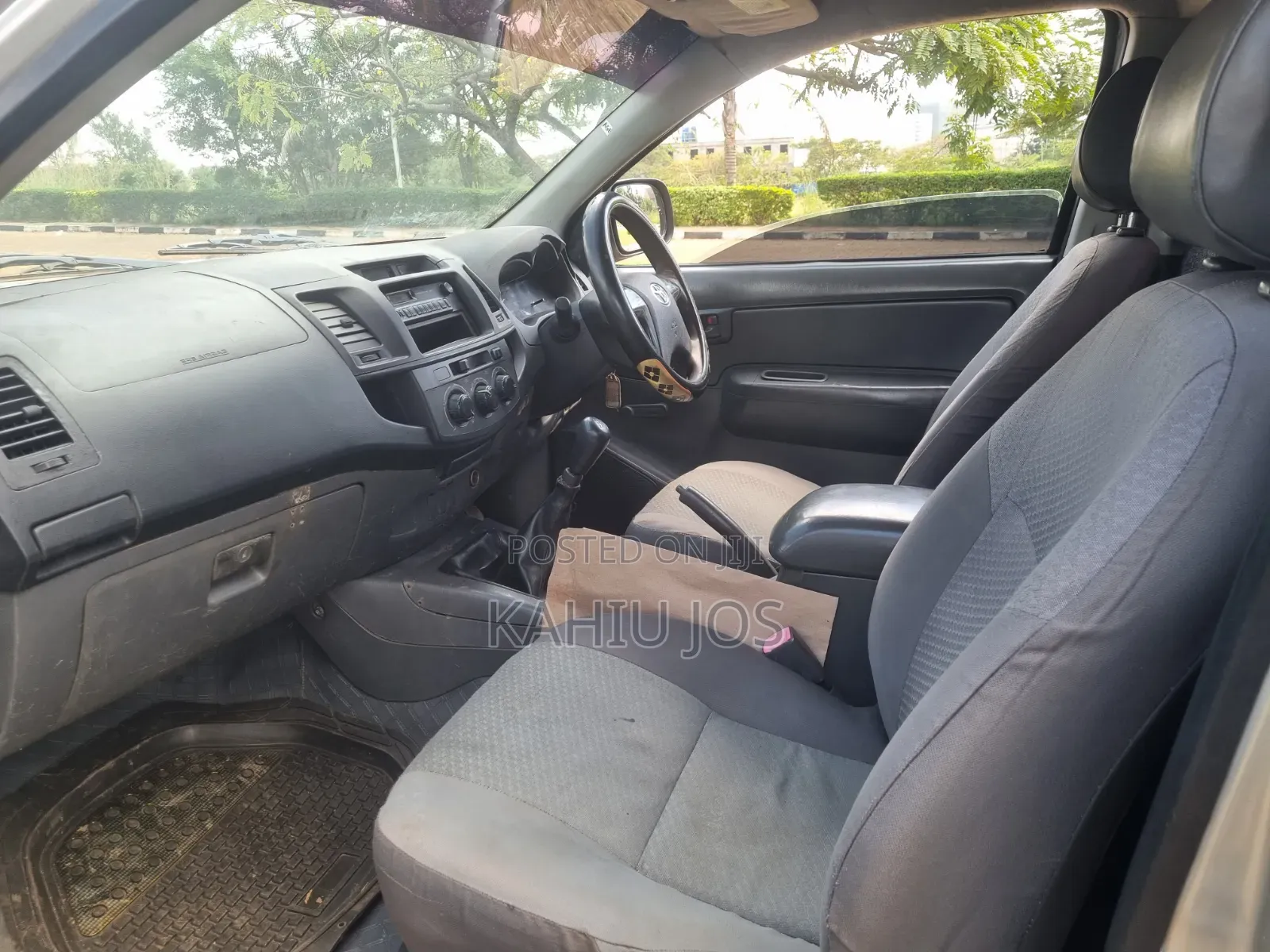 Toyota Hilux 2013 Gray