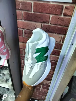 New Balance 327