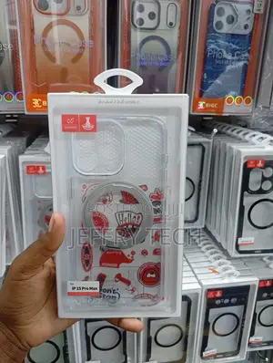 Clear Phone Case Featuring a Built-in 360° Rotating Magnetic Stand