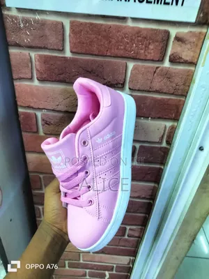 Adidas Sneakers