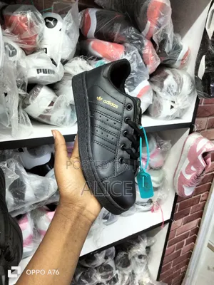 Adidas Sneakers