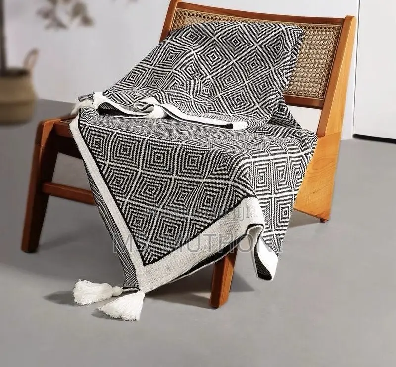 Diamond Knit Throw Blankets With Pendant Tassels