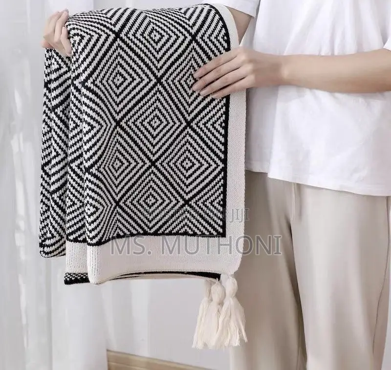 Diamond Knit Throw Blankets With Pendant Tassels