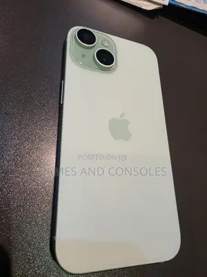 Apple iPhone 15 128 GB Green