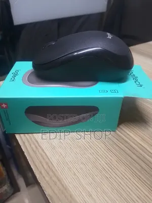 M185 Wireless Mouse Pad
