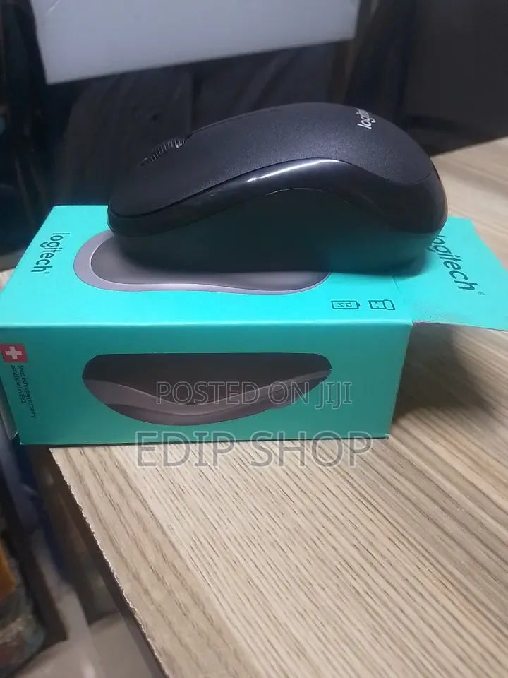 M185 Wireless Mouse Pad