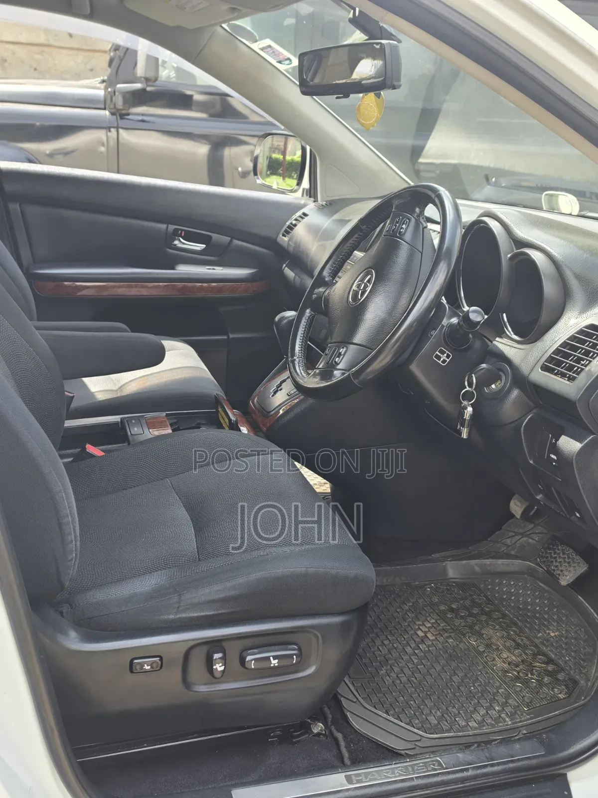 Toyota Harrier 2.4 2011 White