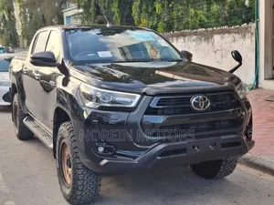 Toyota Hilux Revo Double Cab Deisel 2.4 AWD 2019 Black