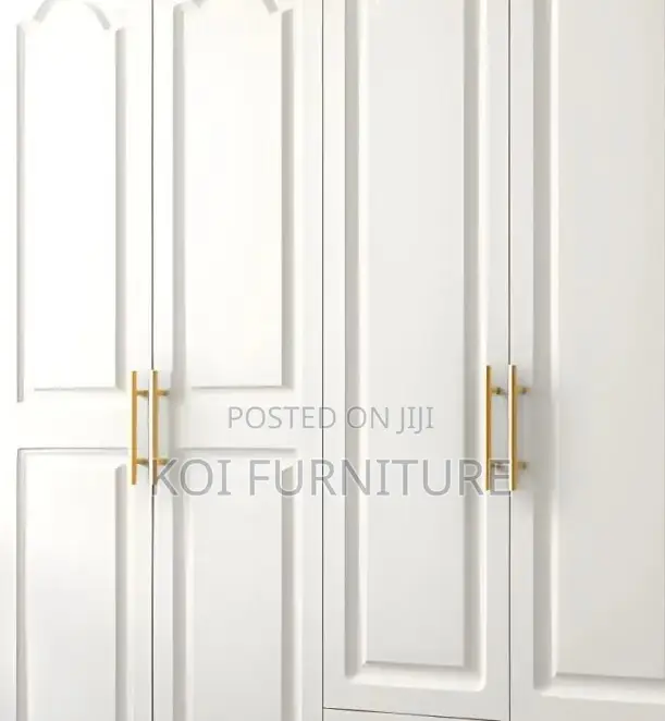 Bedroom Three Doors Storage Warddrobre