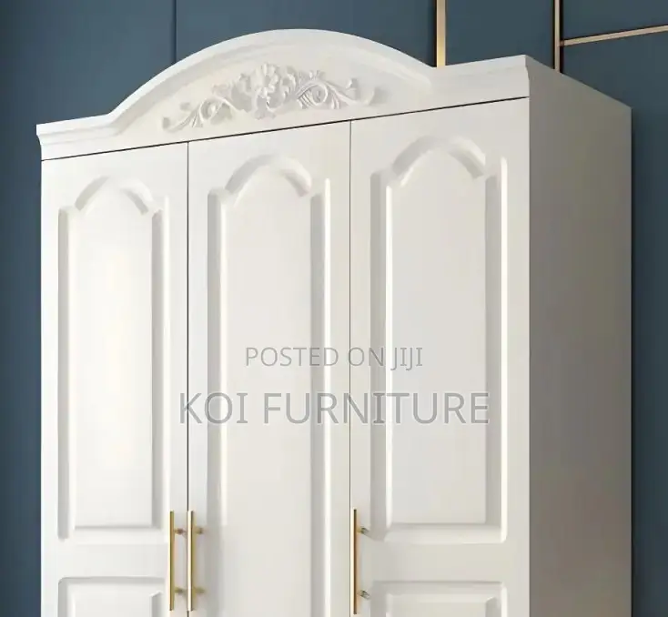 Bedroom Three Doors Storage Warddrobre